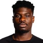 الطالبة في السنة الثالثة دينا إبيمبي